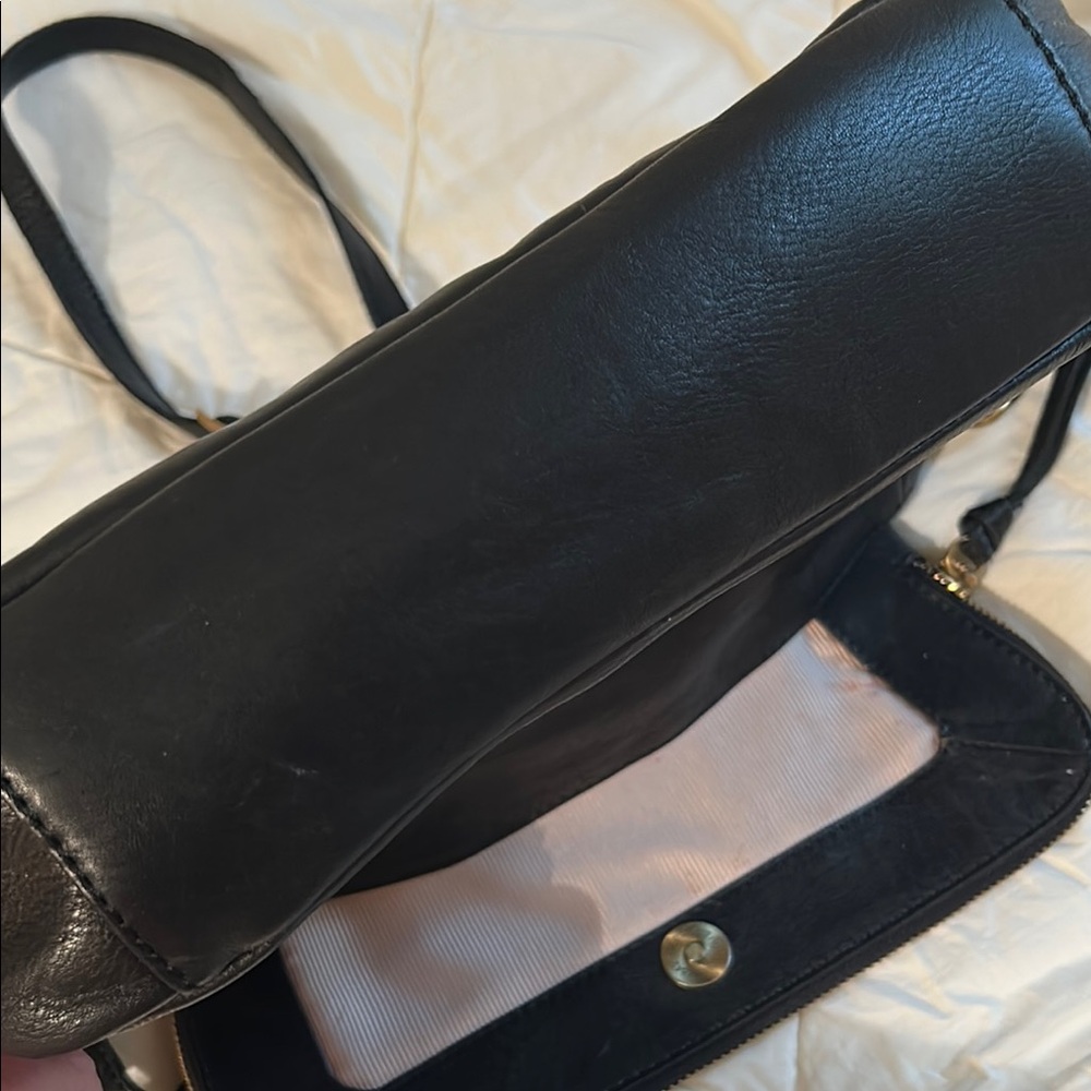 Margot NY genuine leather Black Crossbody Bag with Adjustable Strap - Picture 6 of 9
